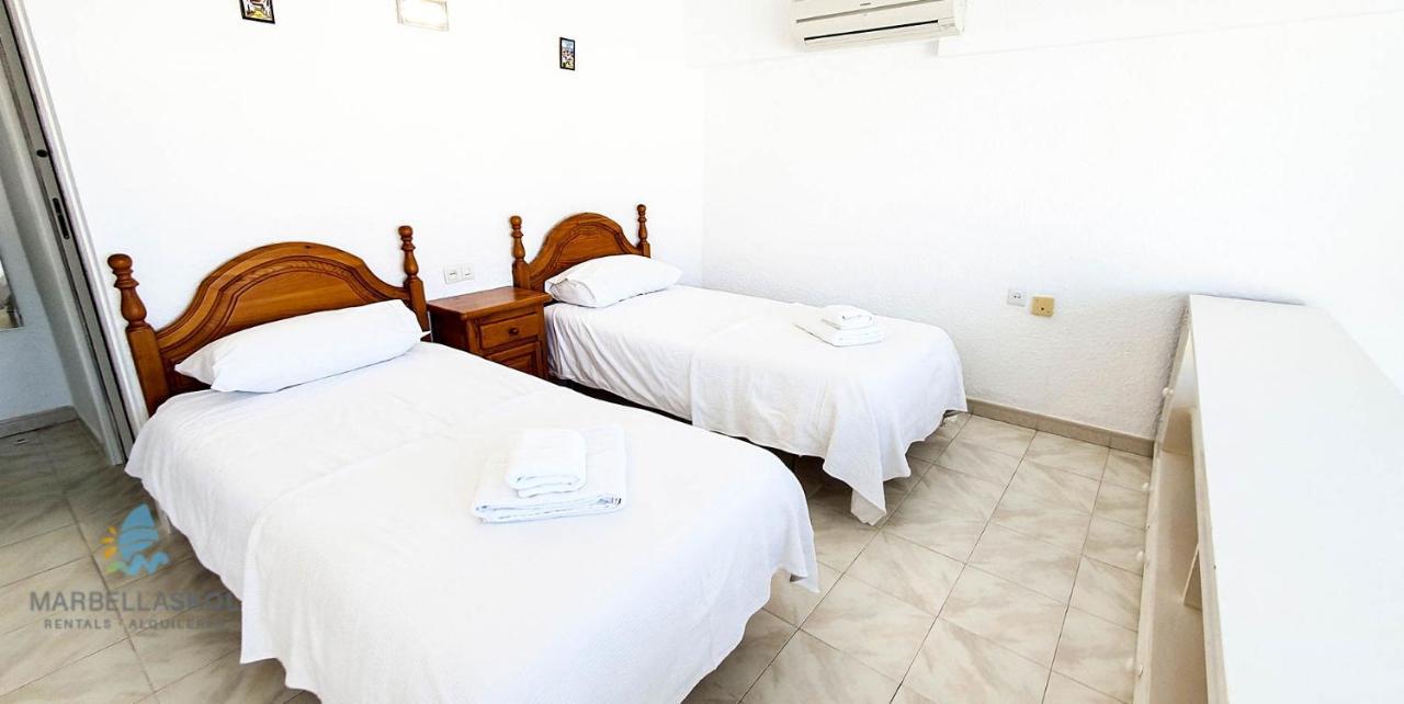 Skol 701. One Bedroom Duplex With Exceptional Sea Views. 마르베야 외부 사진